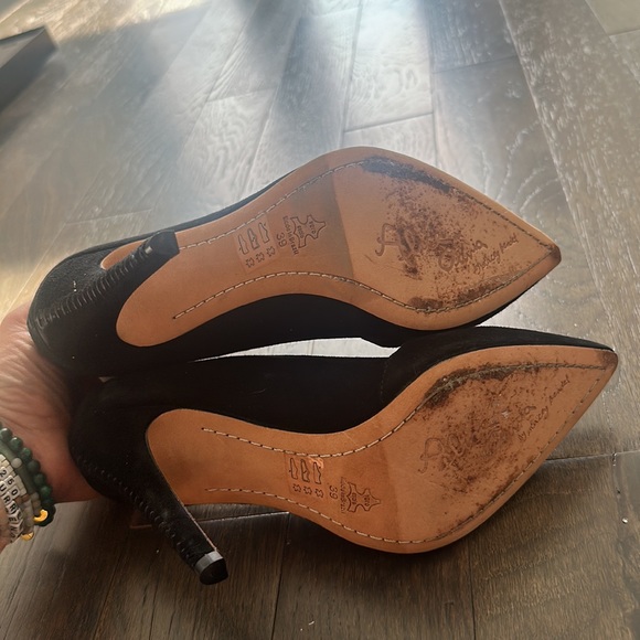Alice + Olivia Dina Whipstitched Heel - Picture 6 of 9